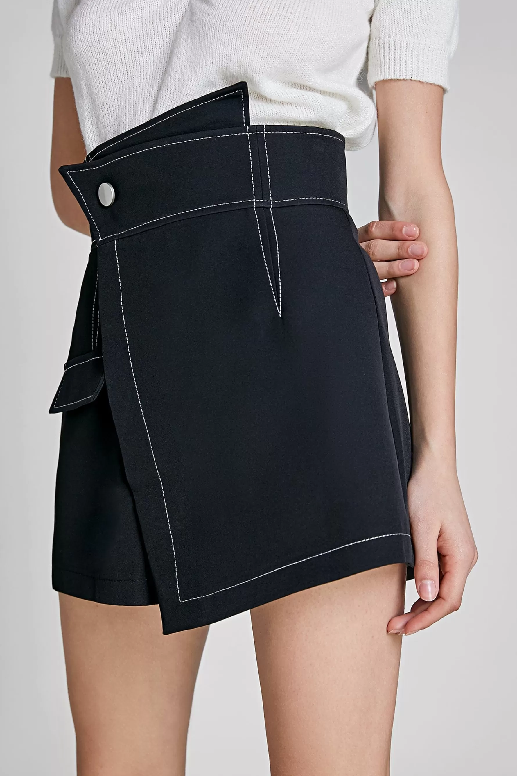 Jingus Stitching Detail Faux-Wrap Shorts-J.ING