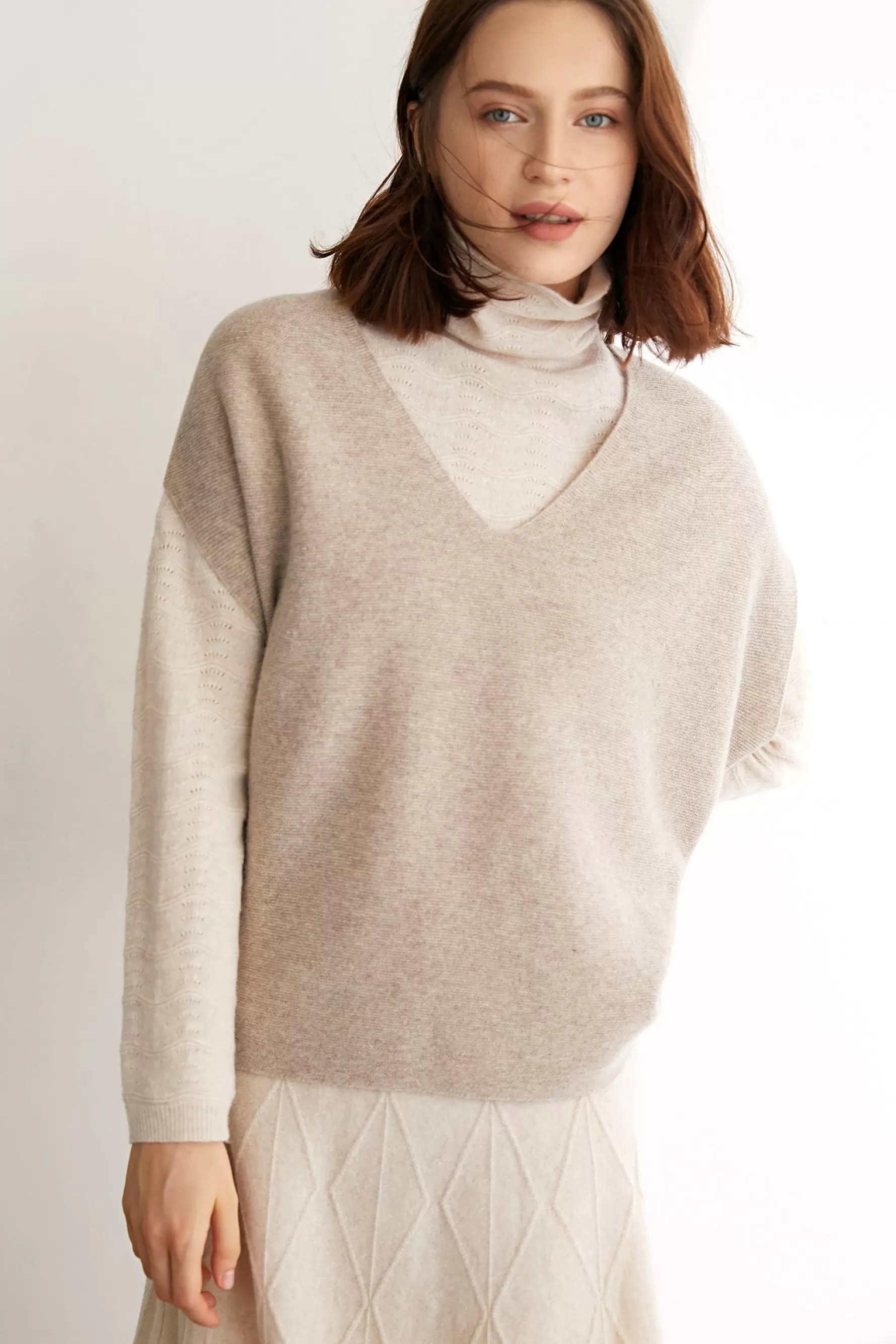 Jingus Dargan Premium Wool V-Neck Sweater-J.ING