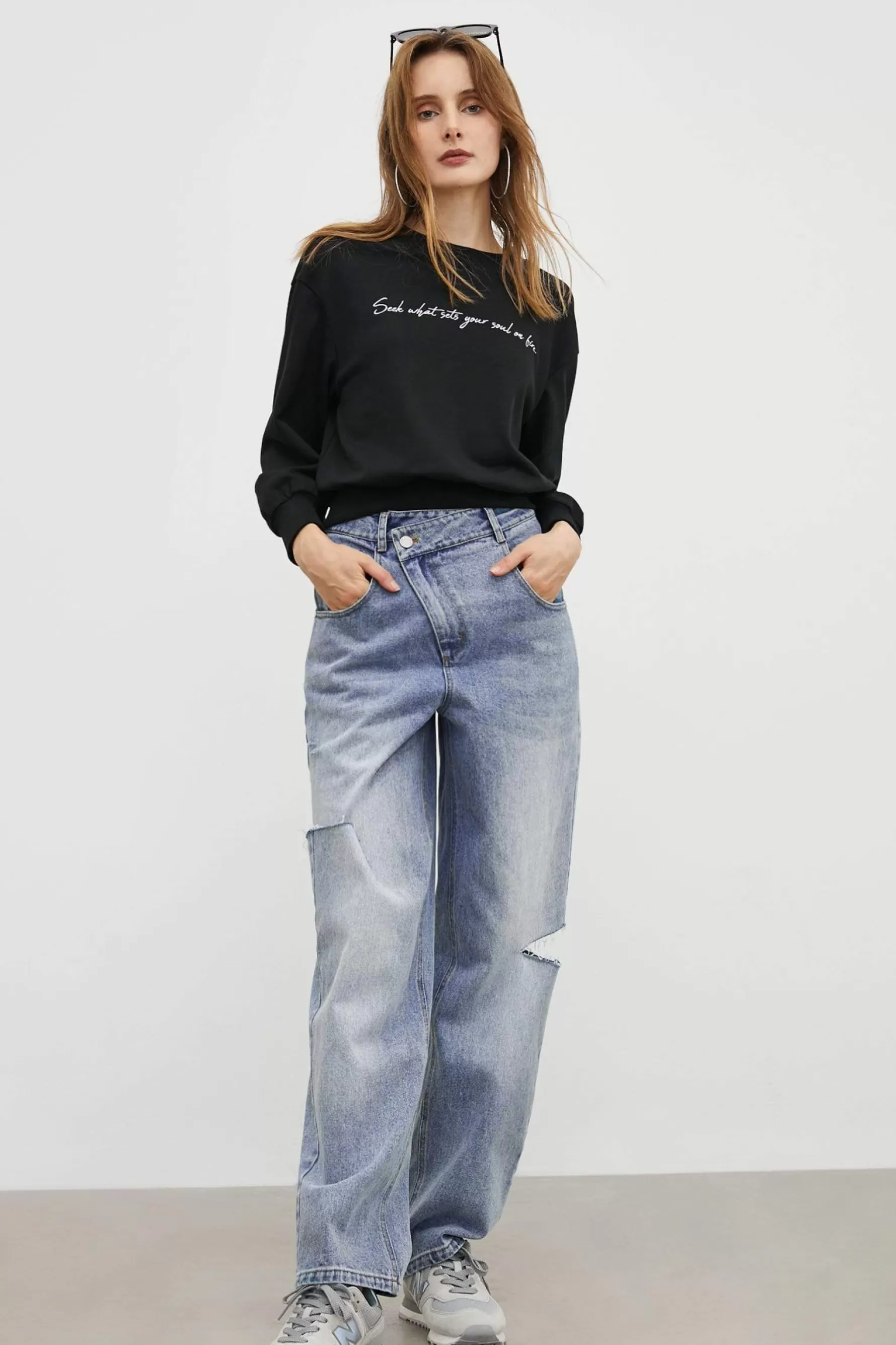 Jingus Ripped Slouchy Wide-Leg Mom Jeans-J.ING