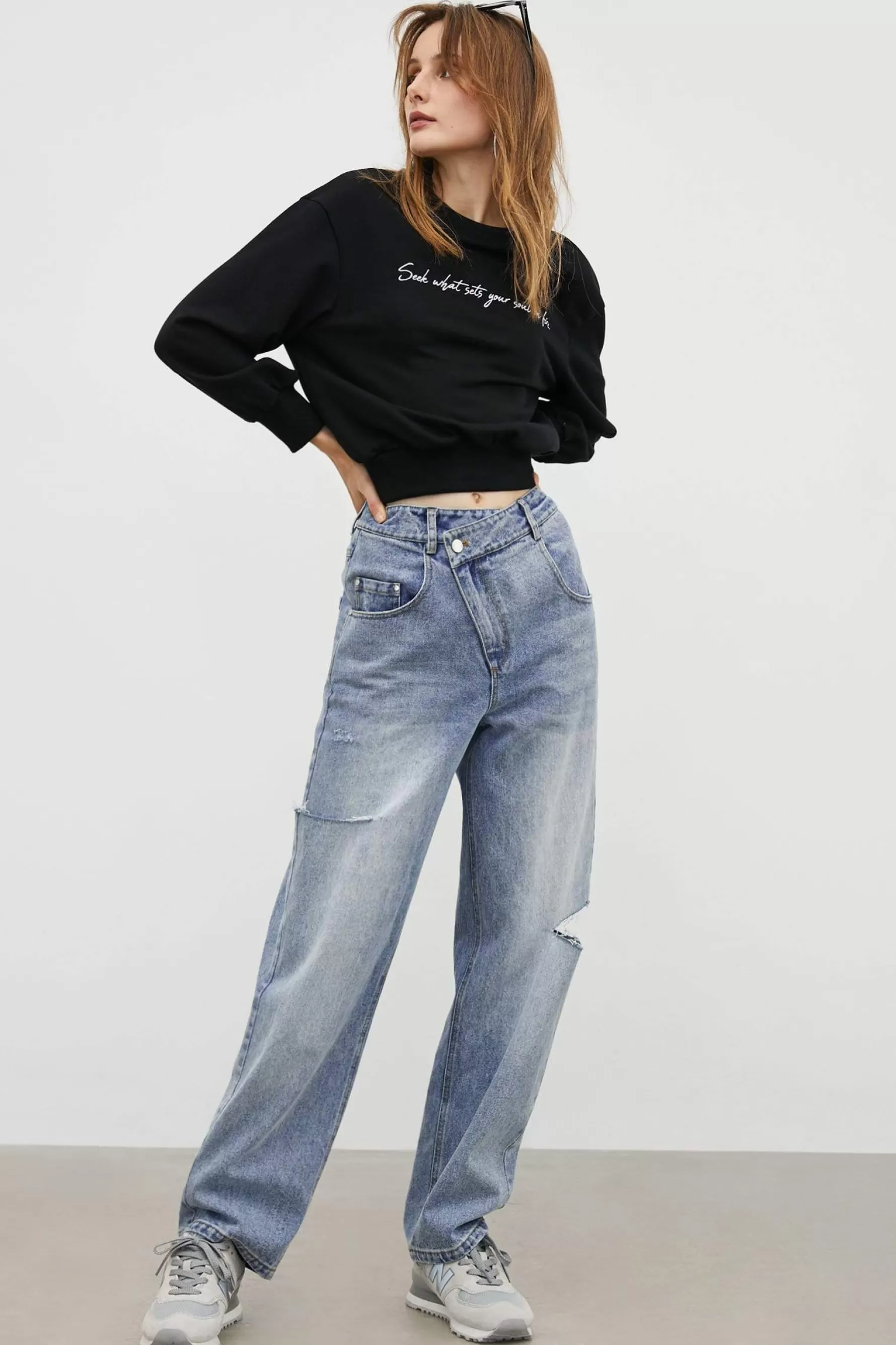 Jingus Ripped Slouchy Wide-Leg Mom Jeans-J.ING